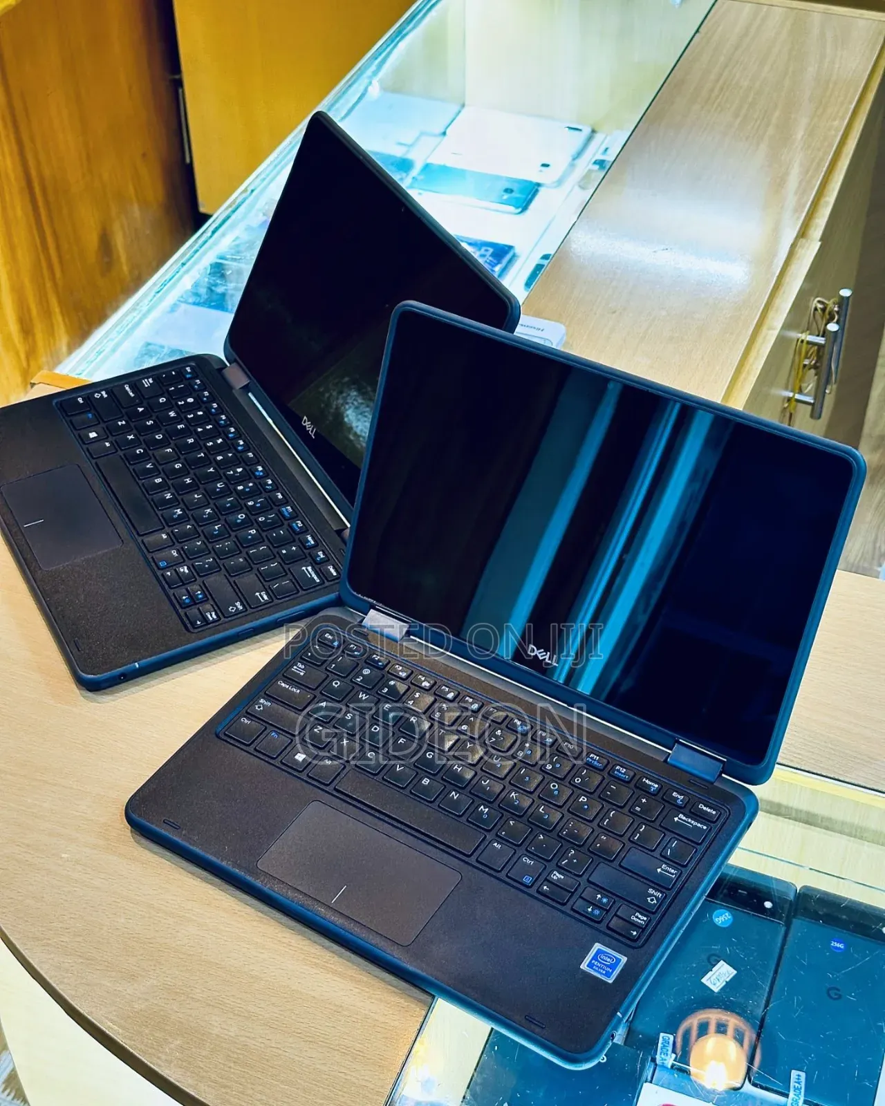 Laptop Dell Latitude 3189 4GB Intel SSD 128GB