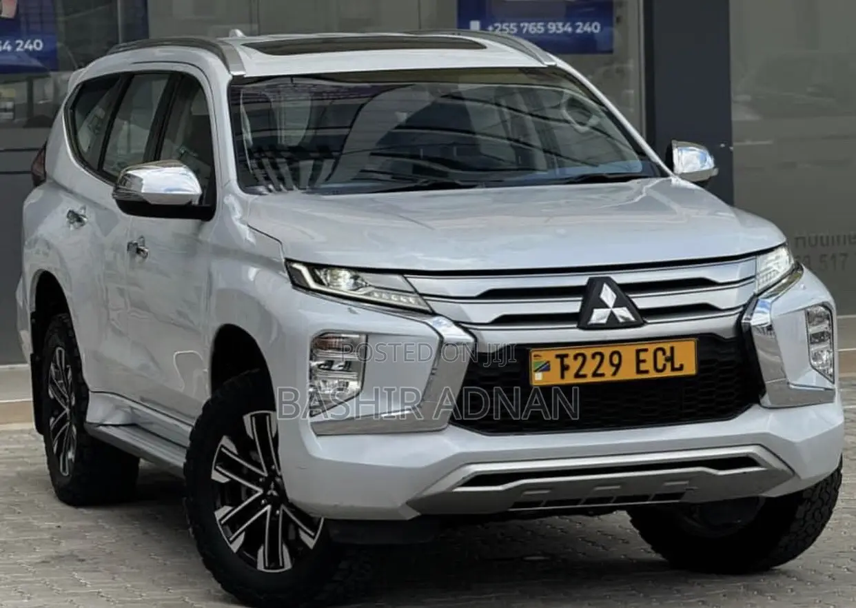Mitsubishi Pajero 2021 White