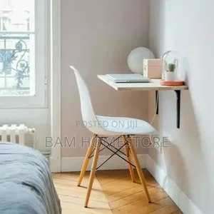 Modern Chair With Wooden Legs