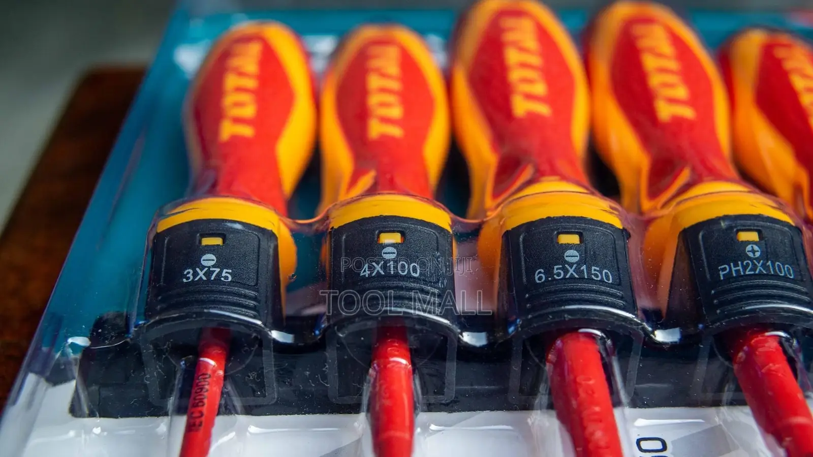 Total Screwdriver Set Insulated THTIS566