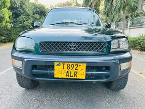 Toyota RAV4 2001 Green
