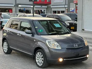 Photo - Mazda Verisa 2010 Gray
