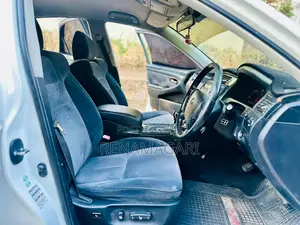 Toyota Crown 2006 White