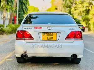 Toyota Crown 2006 White