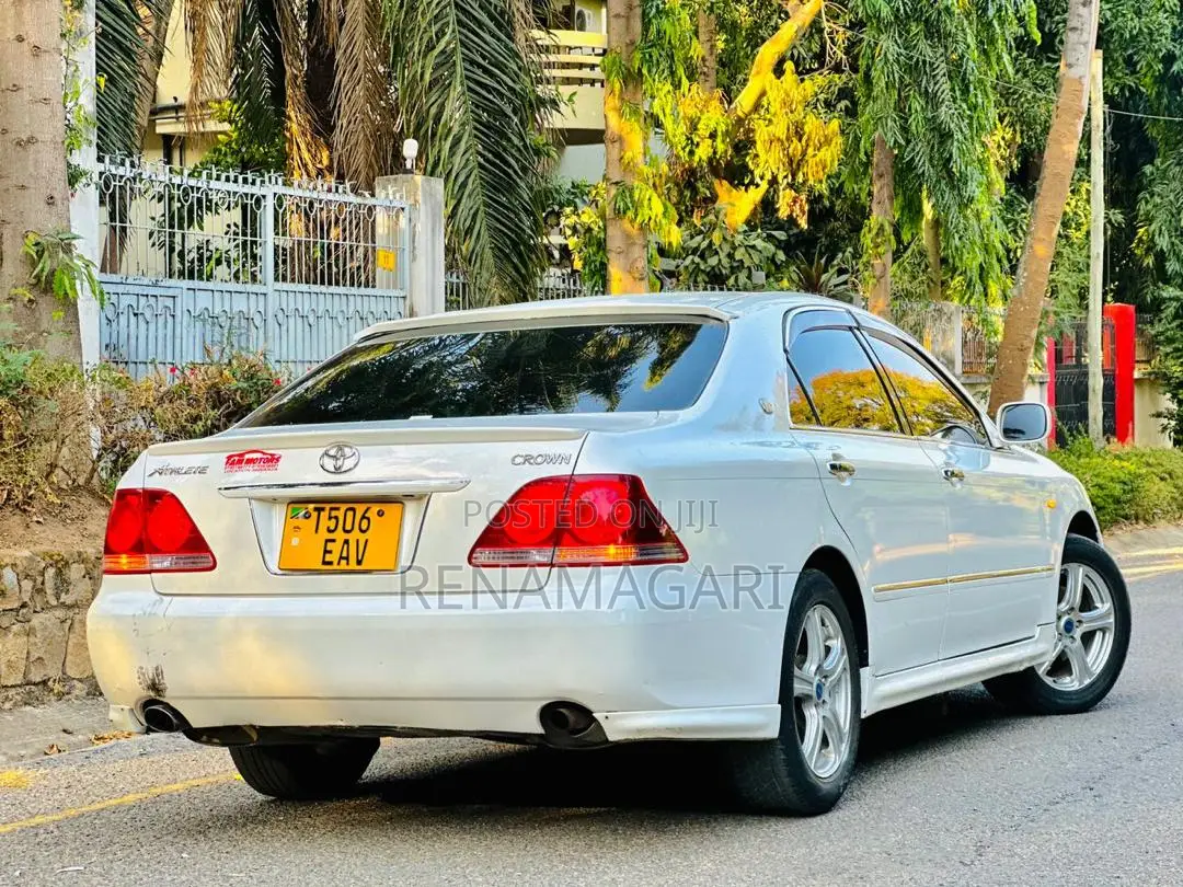 Toyota Crown 2006 White