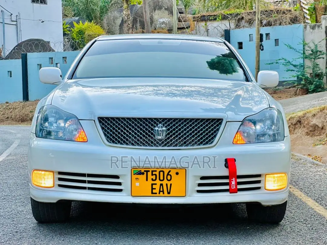 Toyota Crown 2006 White