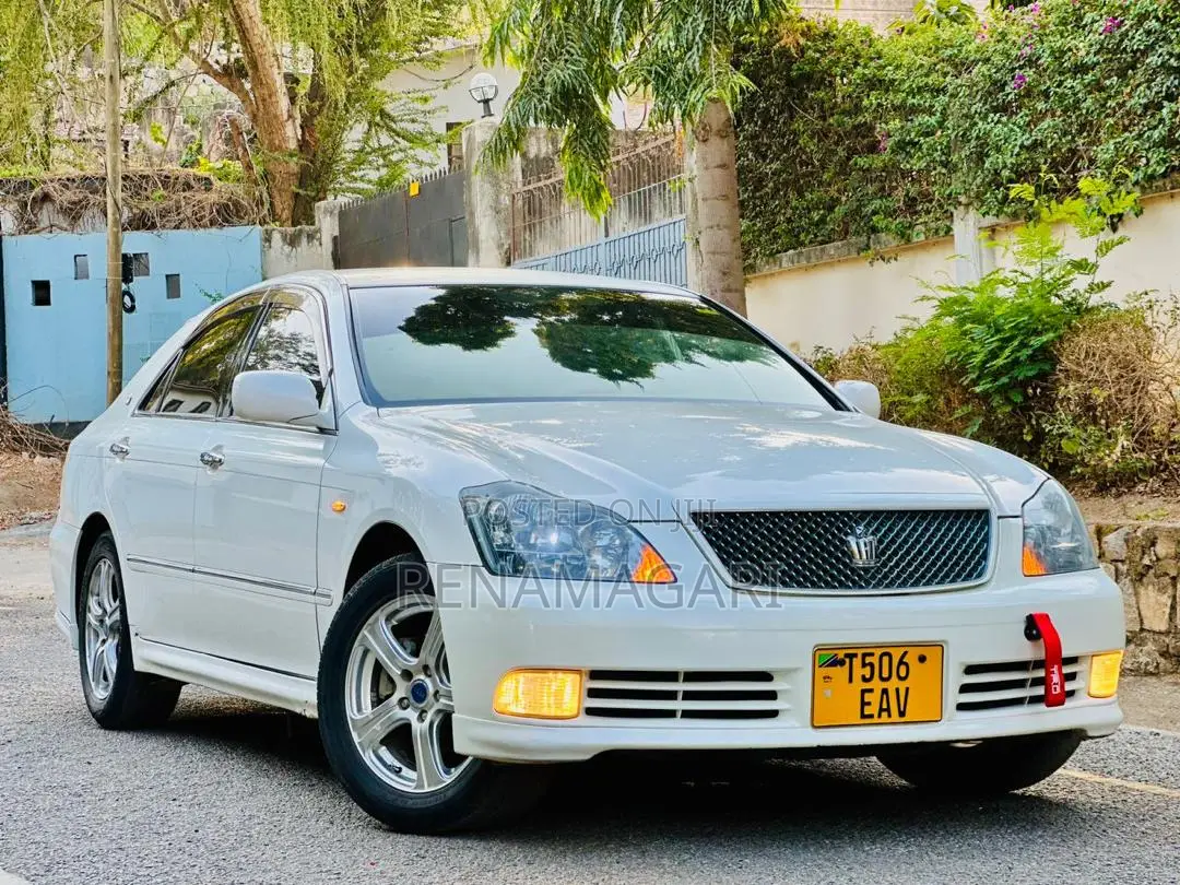 Toyota Crown 2006 White