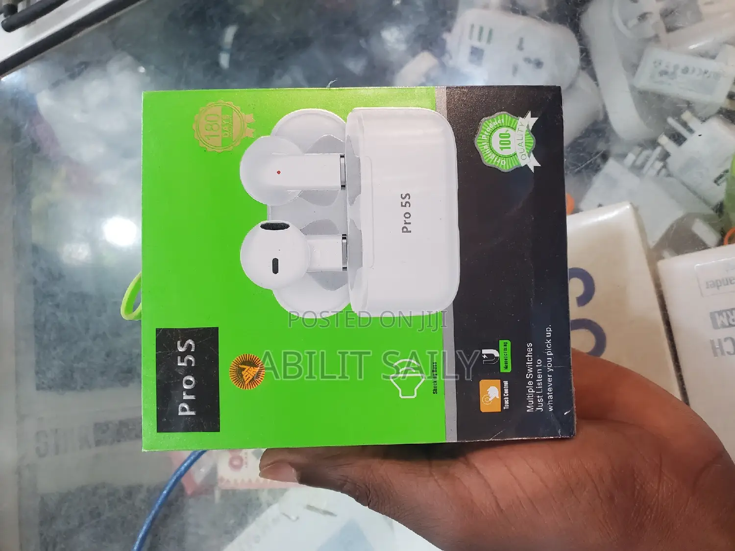 PRO 5S Earpods.