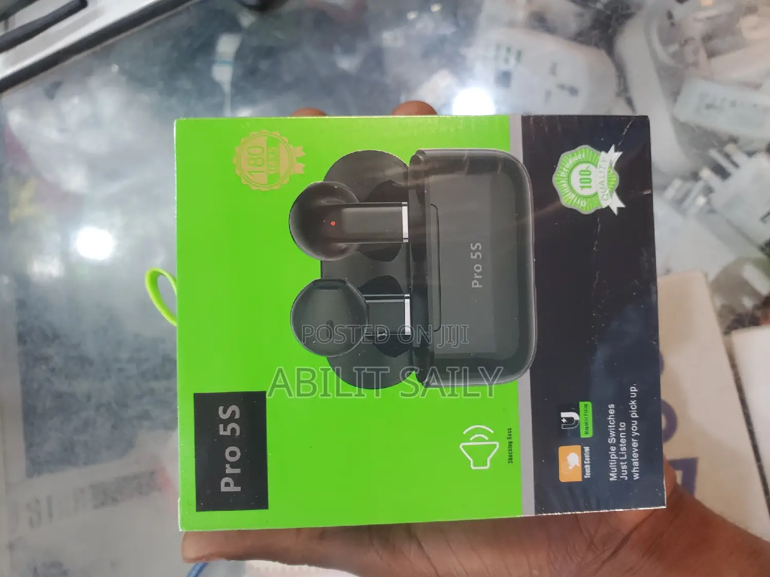 PRO 5S Earpods.
