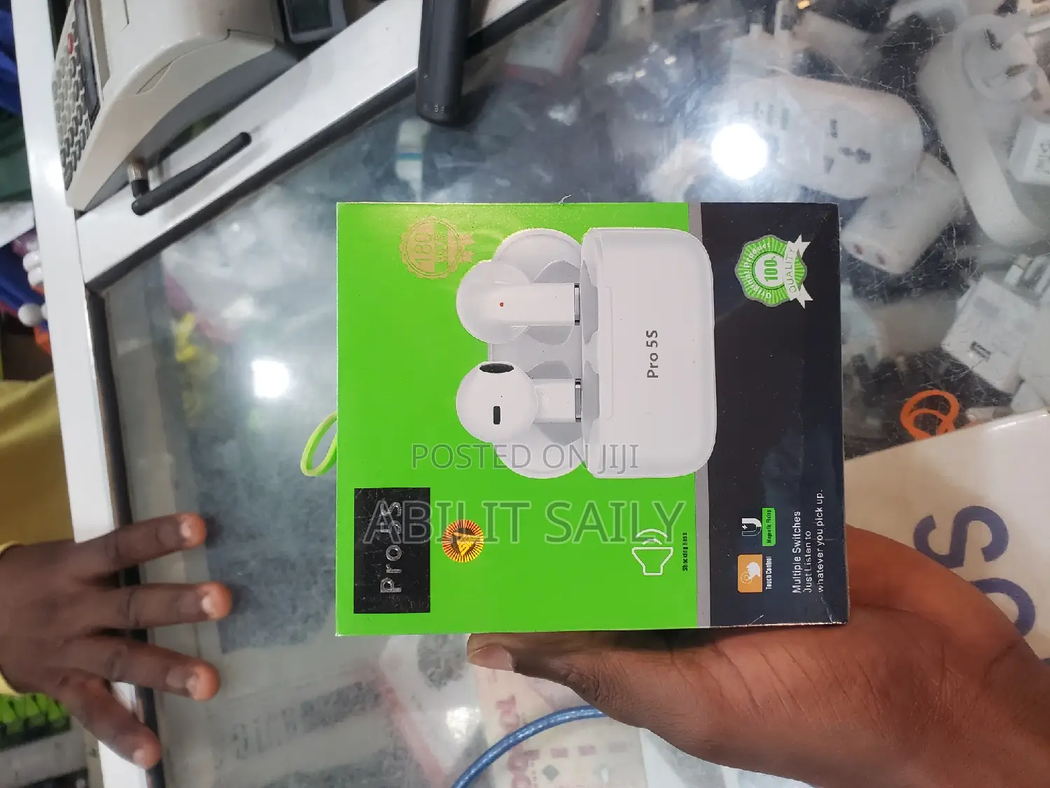 PRO 5S Earpods.