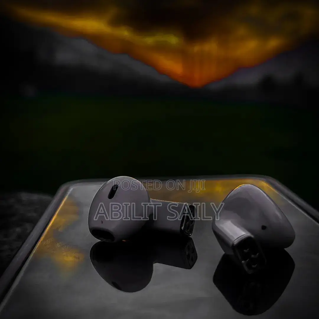 PRO 5S Earpods.