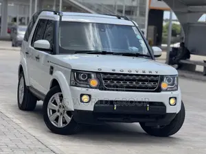 Land Rover Discovery 2015 White