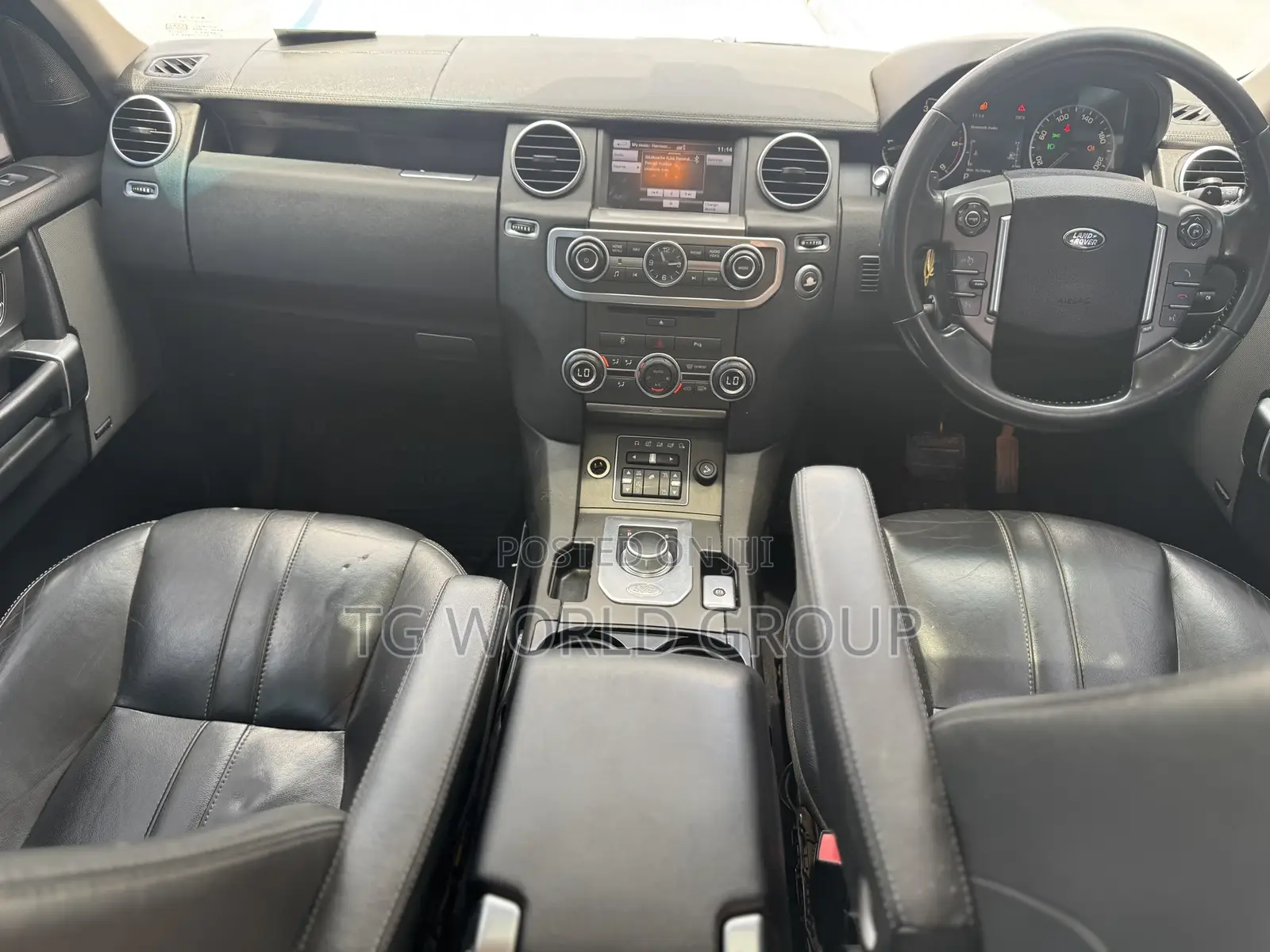 Land Rover Discovery 2015 White