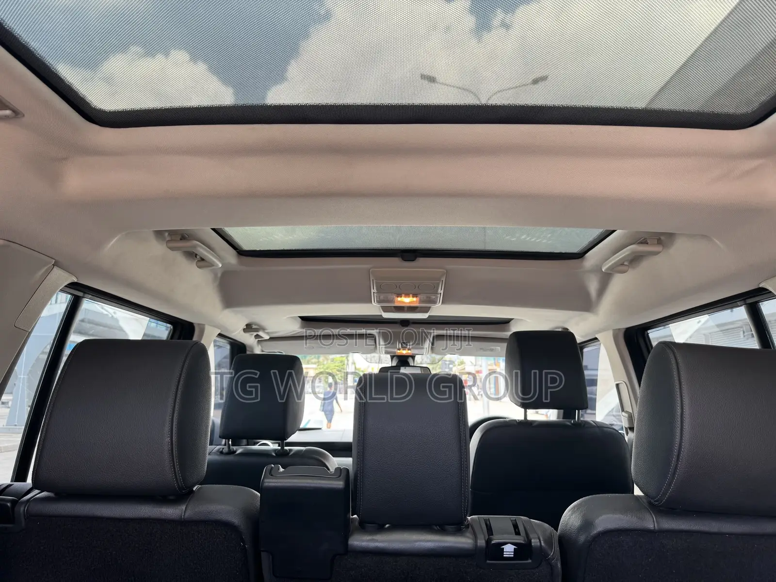 Land Rover Discovery 2015 White