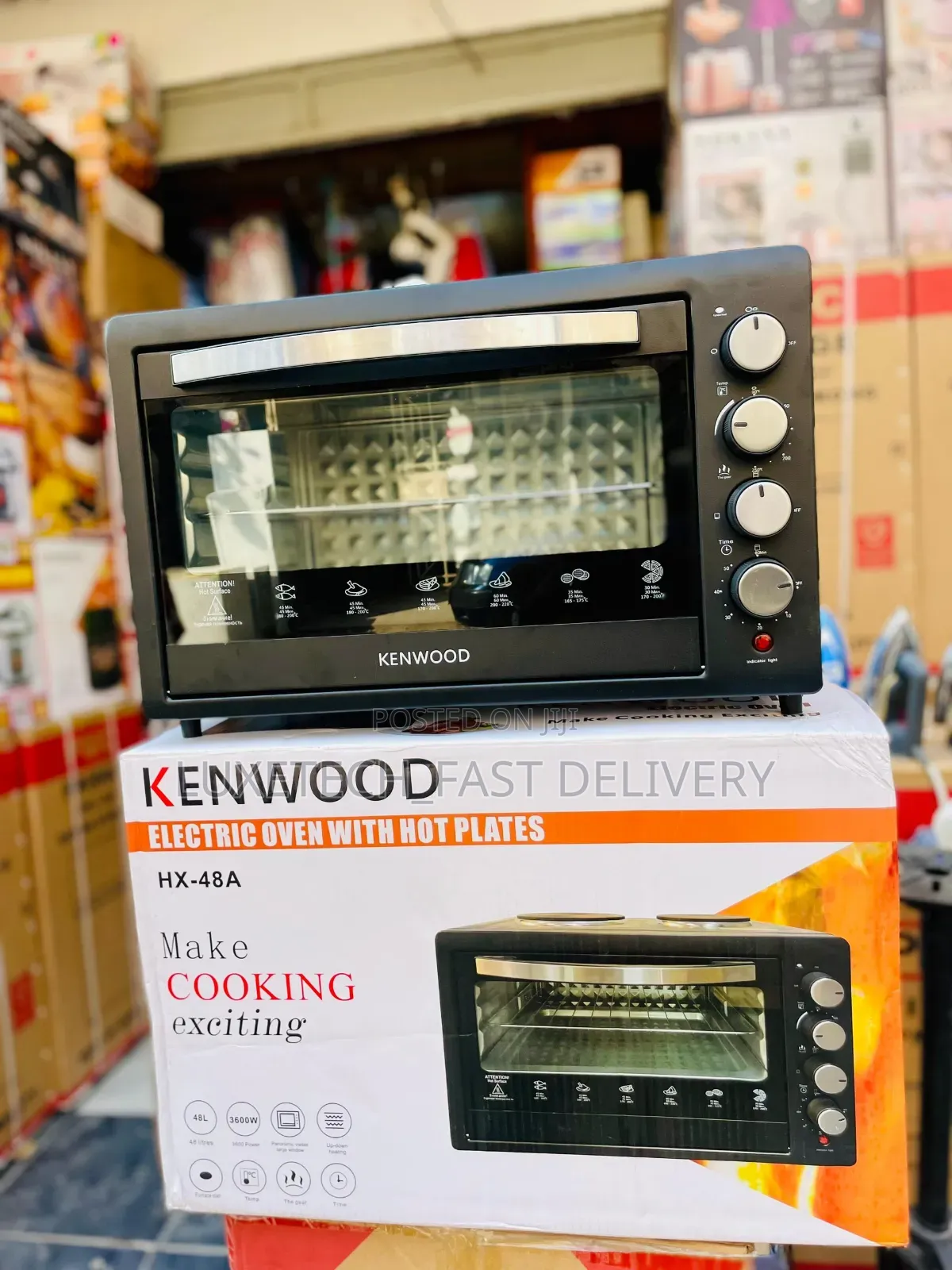 Kenwood Oven With 2 Plates
