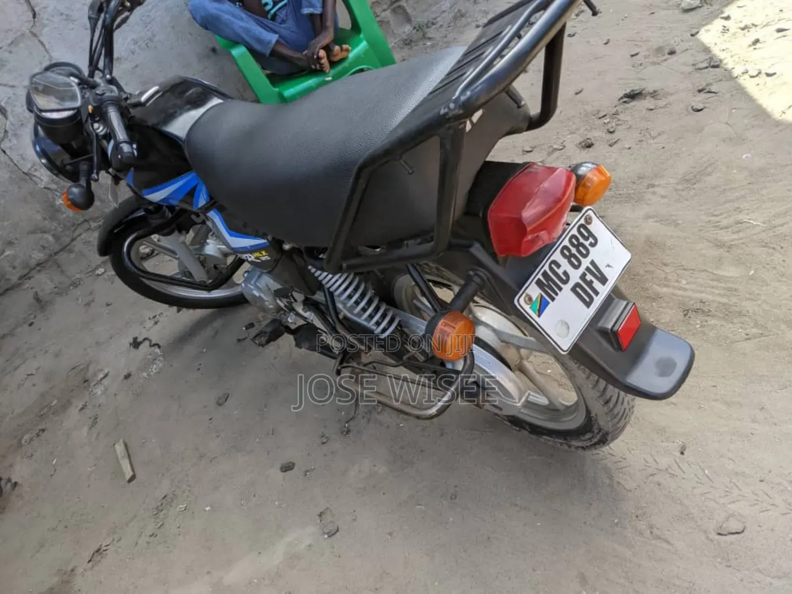 TVS HLX 125 2024 Black