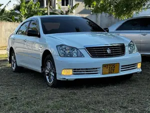 Toyota Crown 2006 White