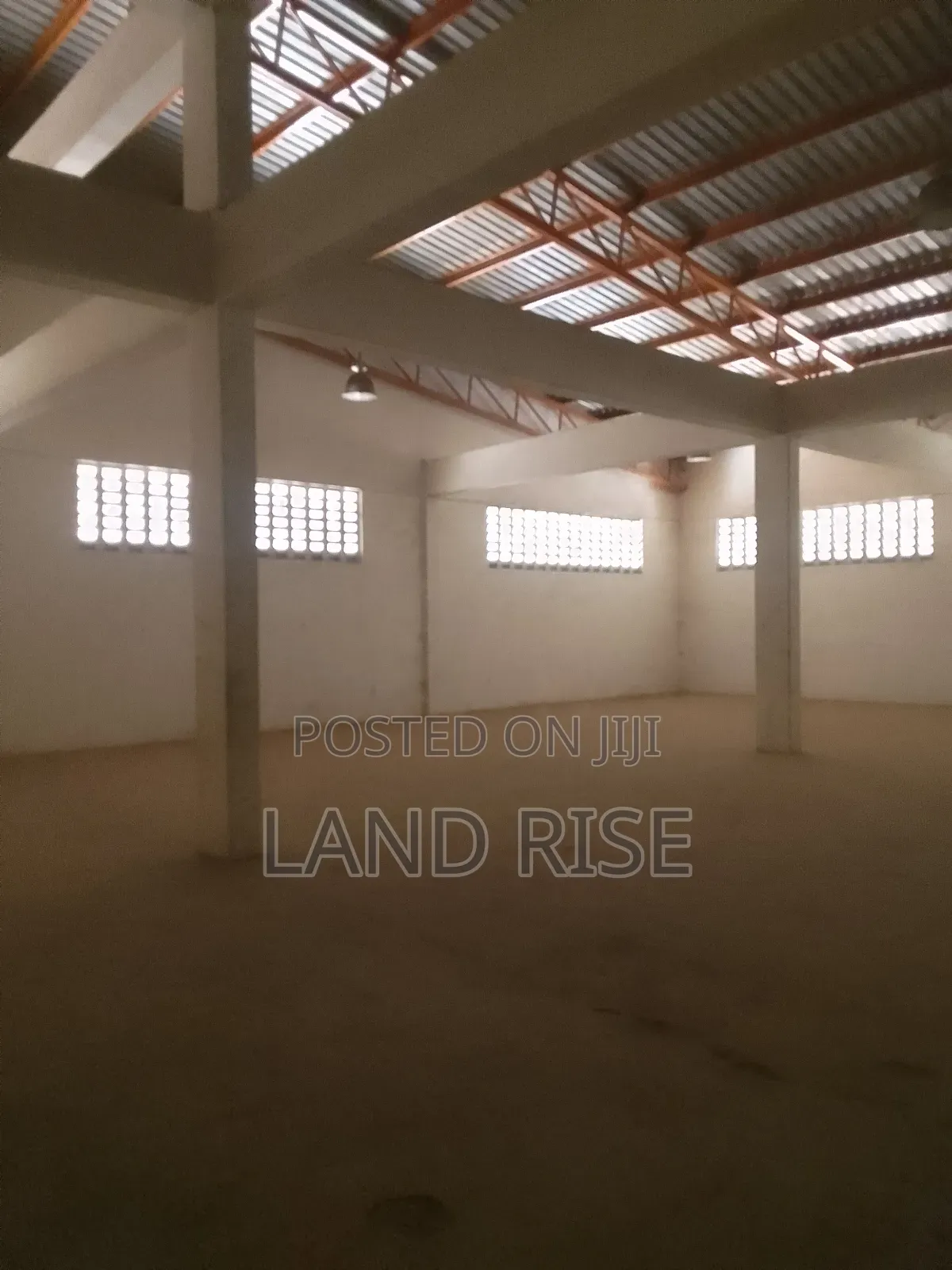 800 SQM Warehouse in Chang'ombe