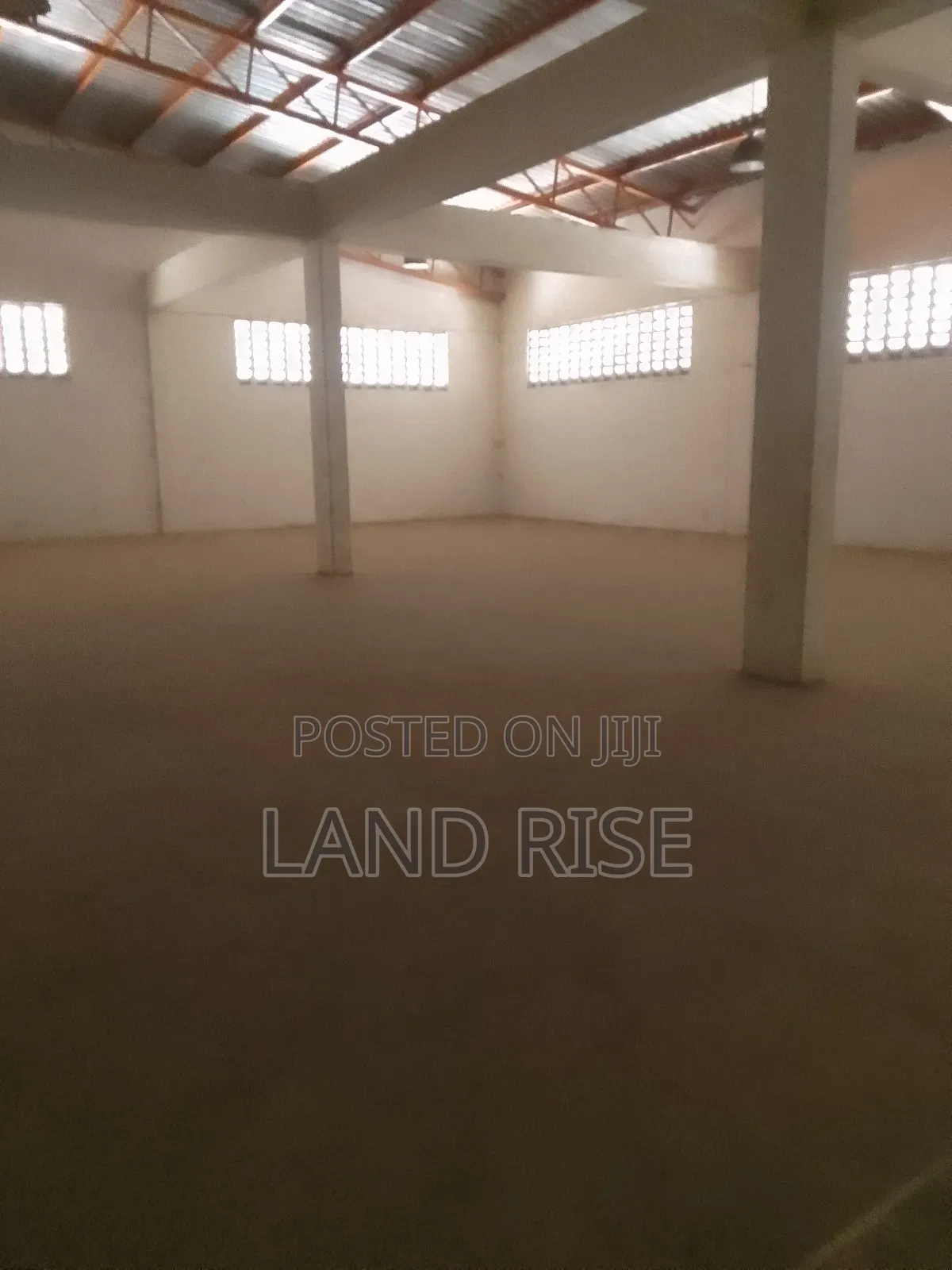 800 SQM Warehouse in Chang'ombe