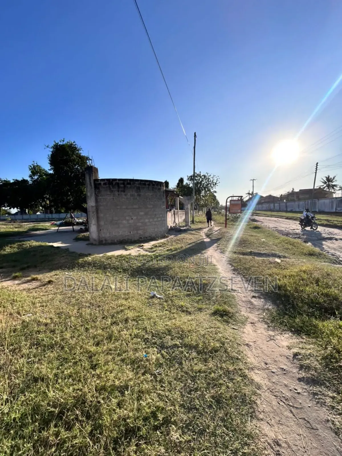 Eneo Lenye Ukubwa Wa SQMT 7325 Linauzwa Lipo Bahari Beach