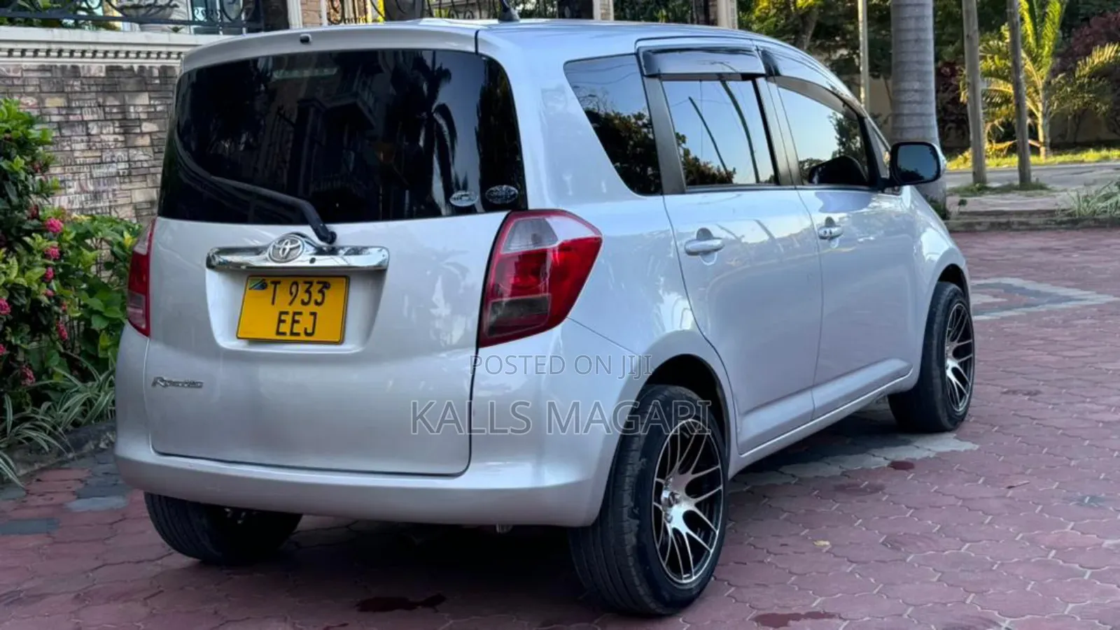 Toyota Ractis 2008 Silver