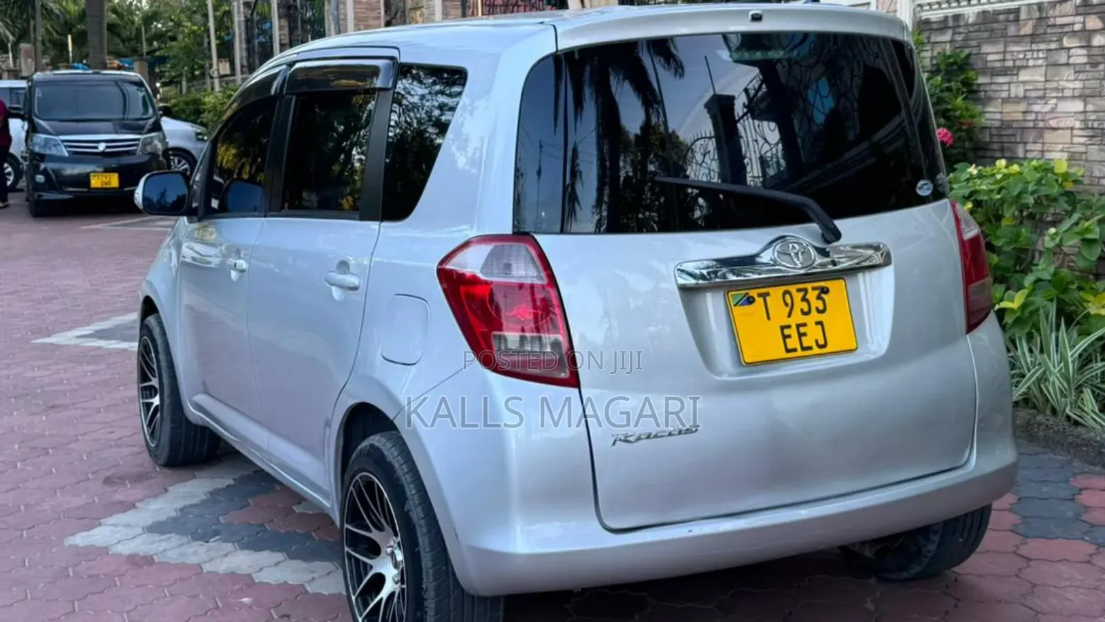 Toyota Ractis 2008 Silver