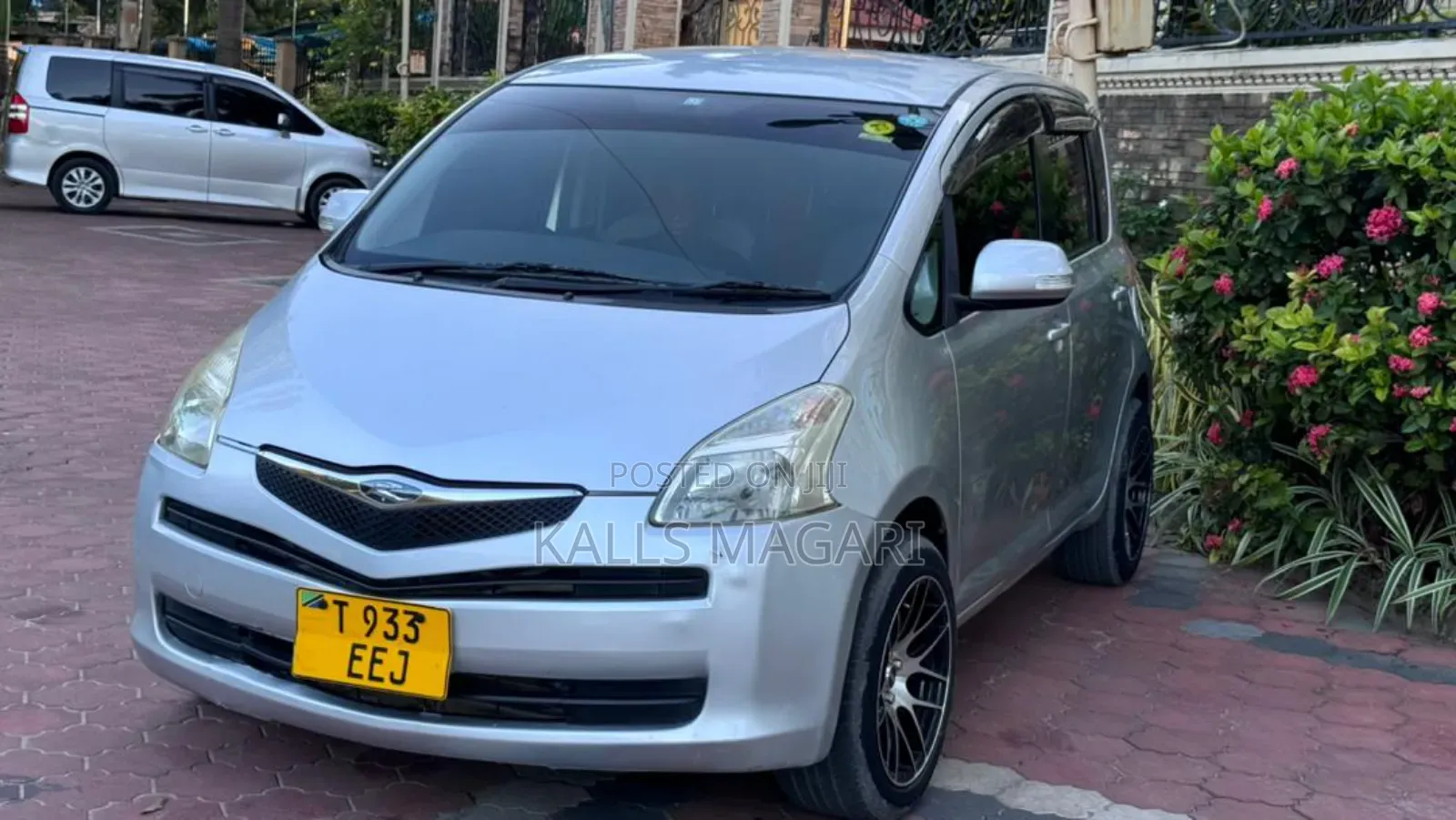Toyota Ractis 2008 Silver