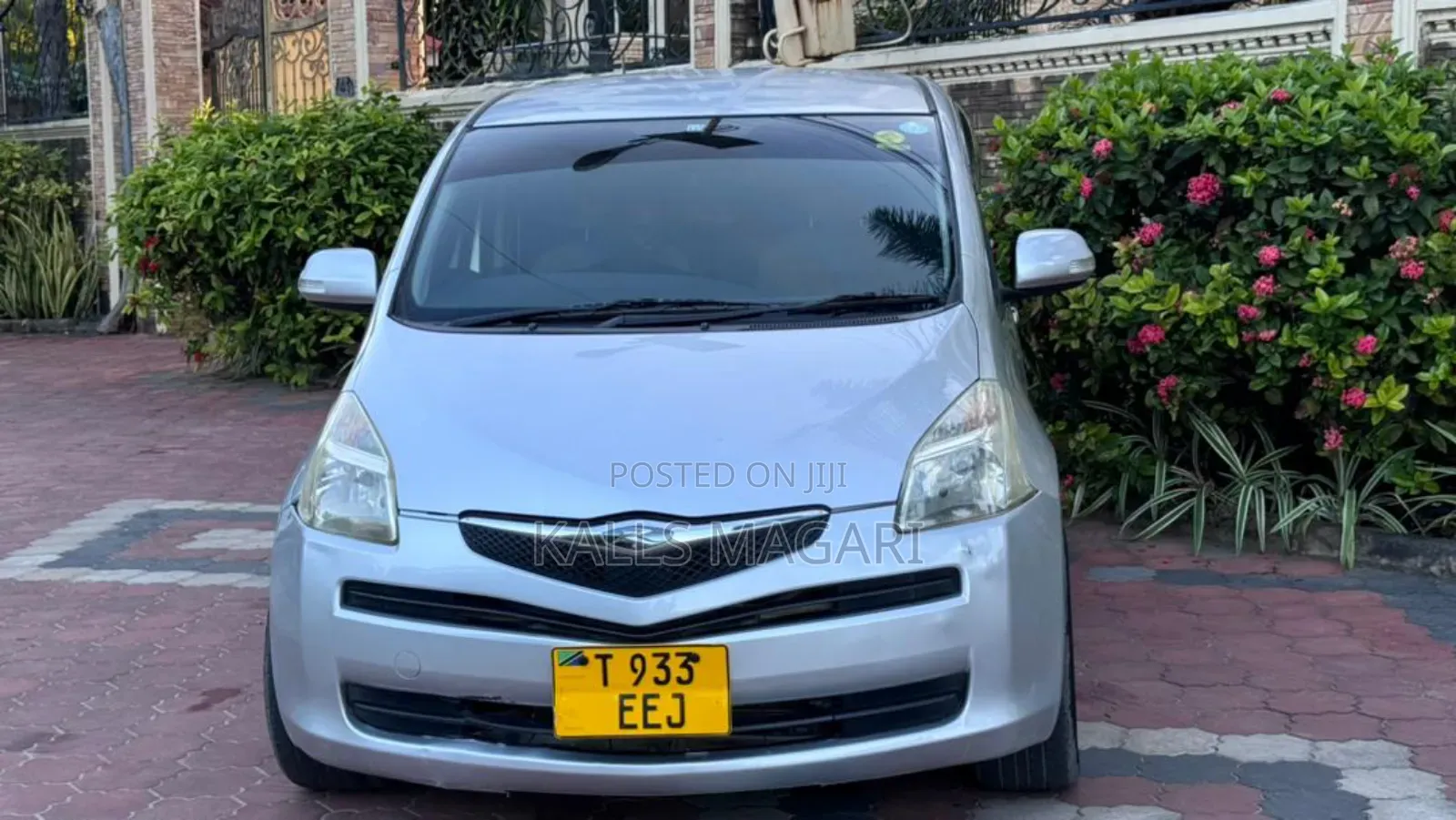 Toyota Ractis 2008 Silver