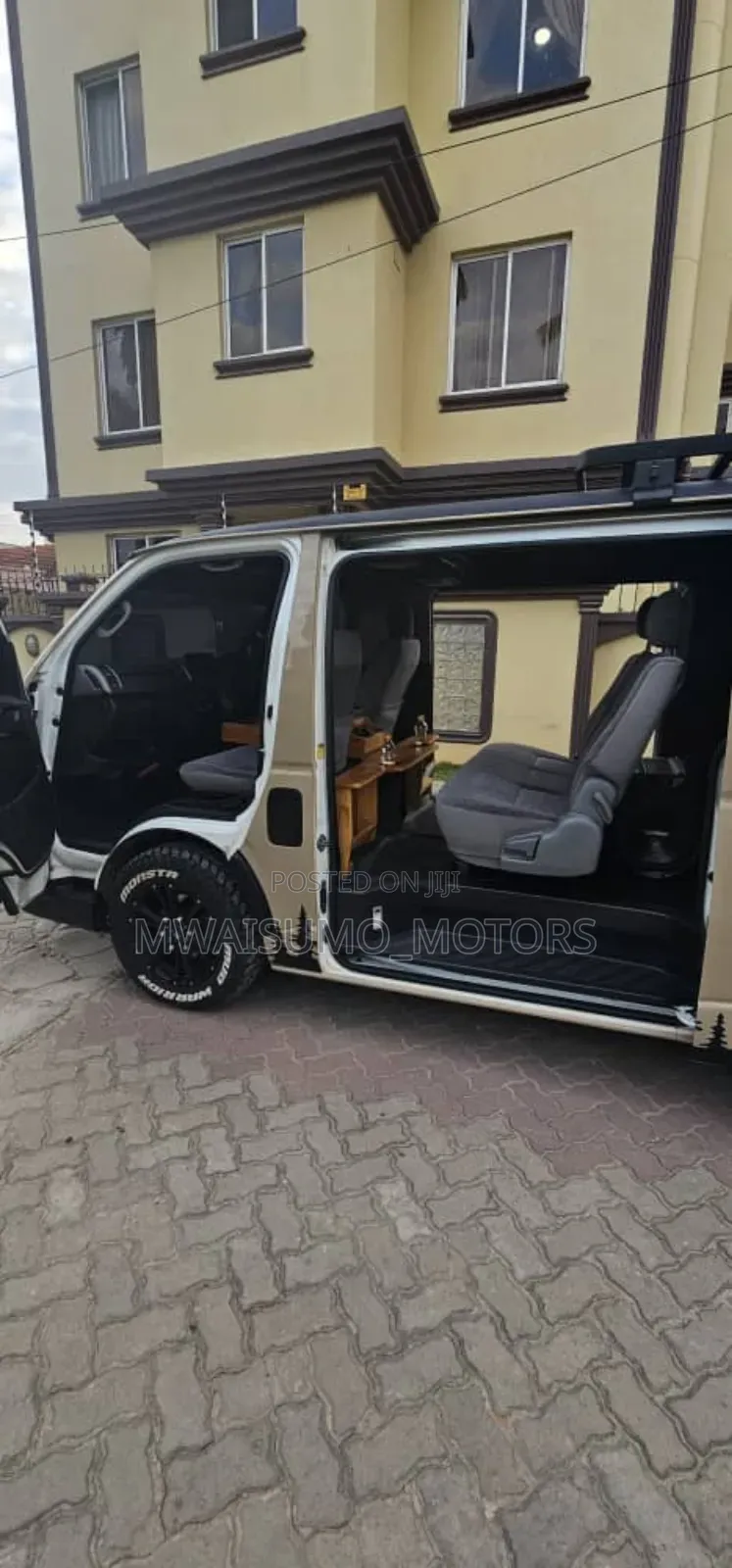 Toyota HiAce 2010 Beige