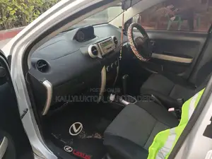 Toyota IST 2004 Silver
