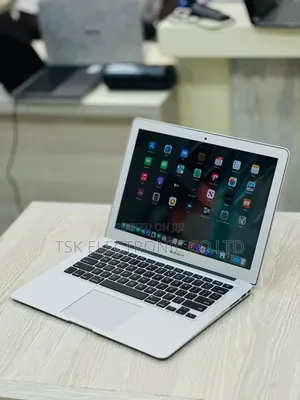 Laptop Apple MacBook Pro 2017 8GB Intel Core I5 SSD 256GB