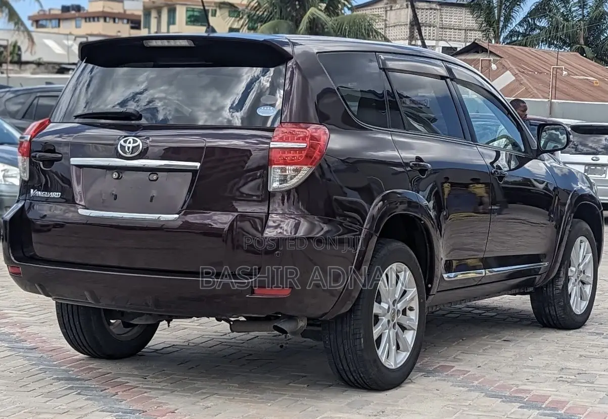 Toyota Vanguard 2010 Burgundy