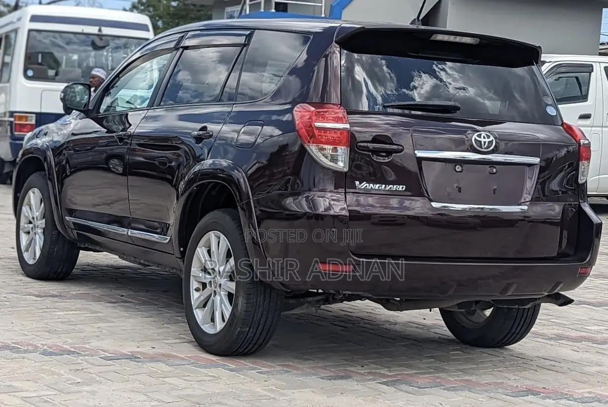 Toyota Vanguard 2010 Burgundy