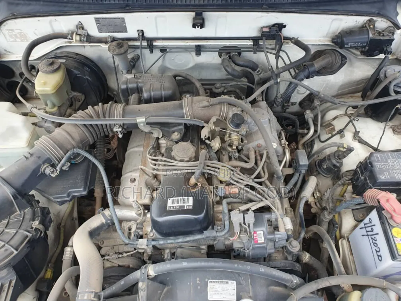Toyota Hilux 2001 White