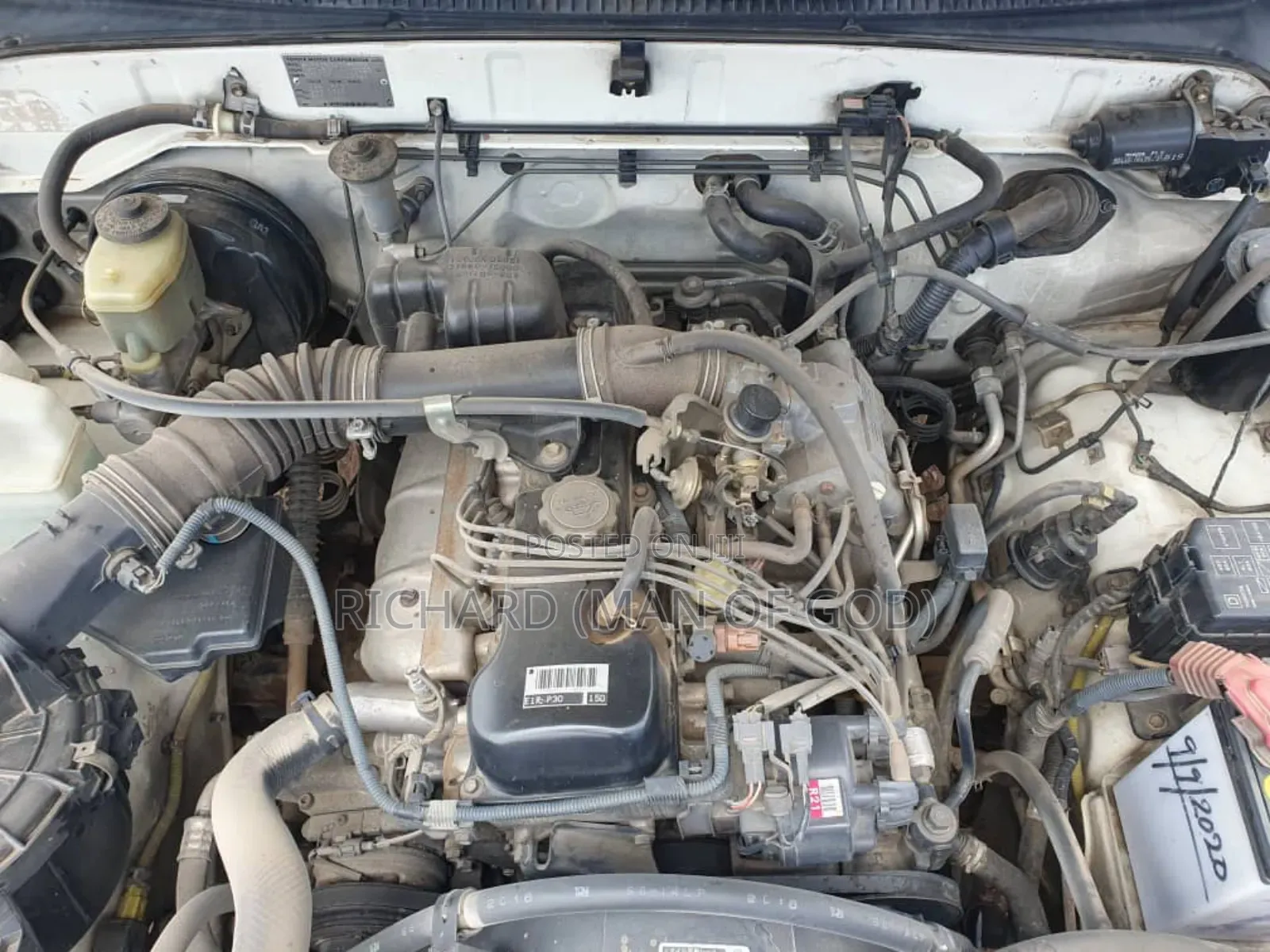 Toyota Hilux 2001 White