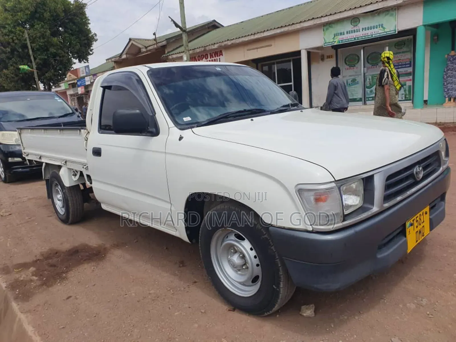 Toyota Hilux 2001 White