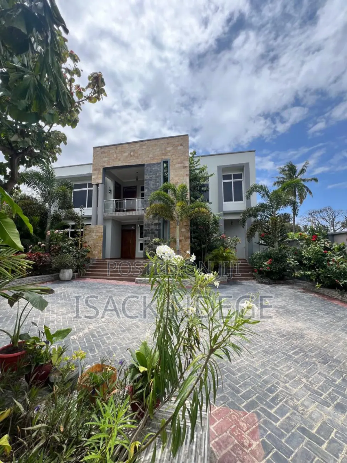 Furnished 8bdrm House in Bahari Beach, Kinondoni for rent