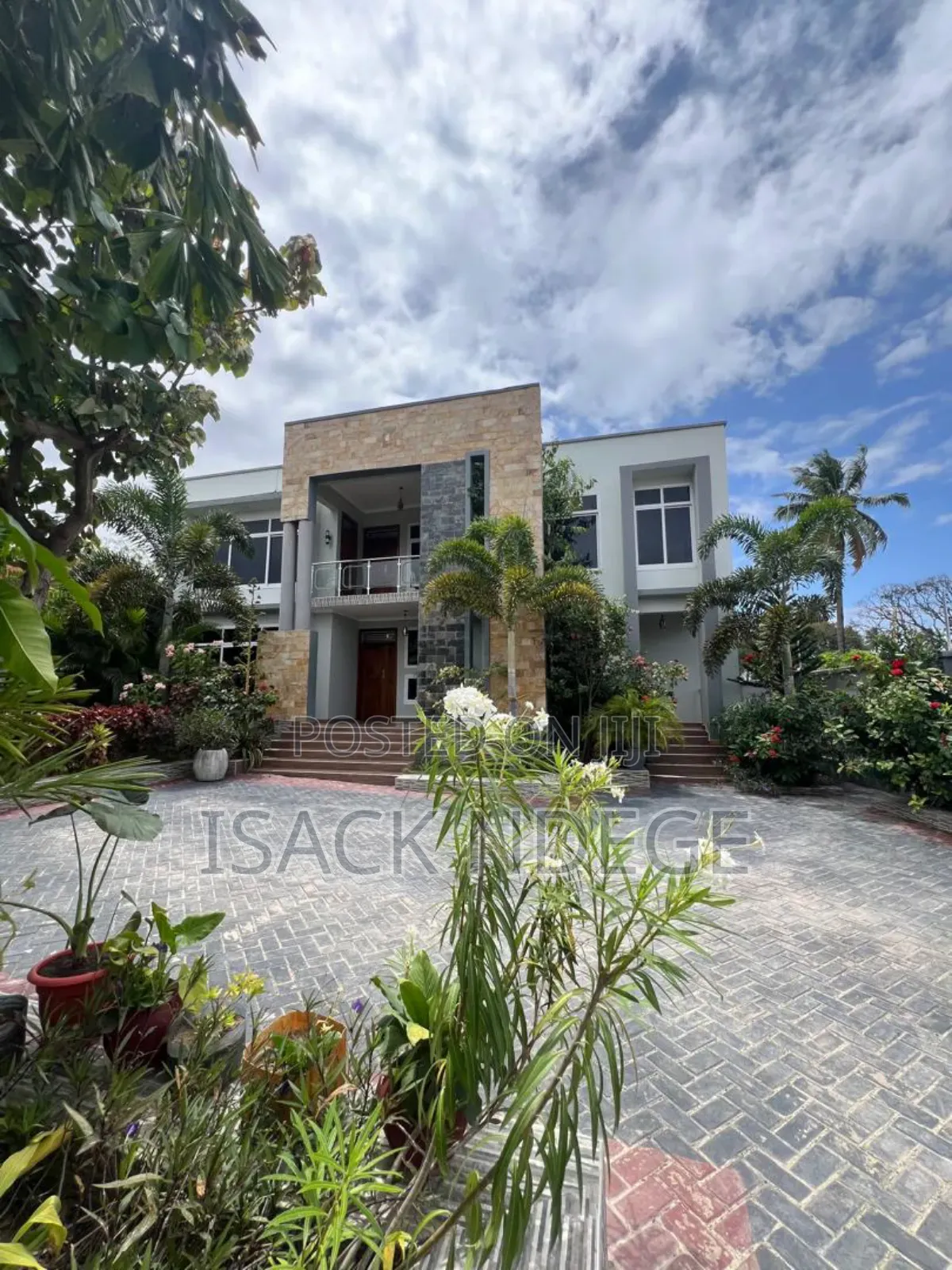 Furnished 8bdrm House in Bahari Beach, Kinondoni for rent