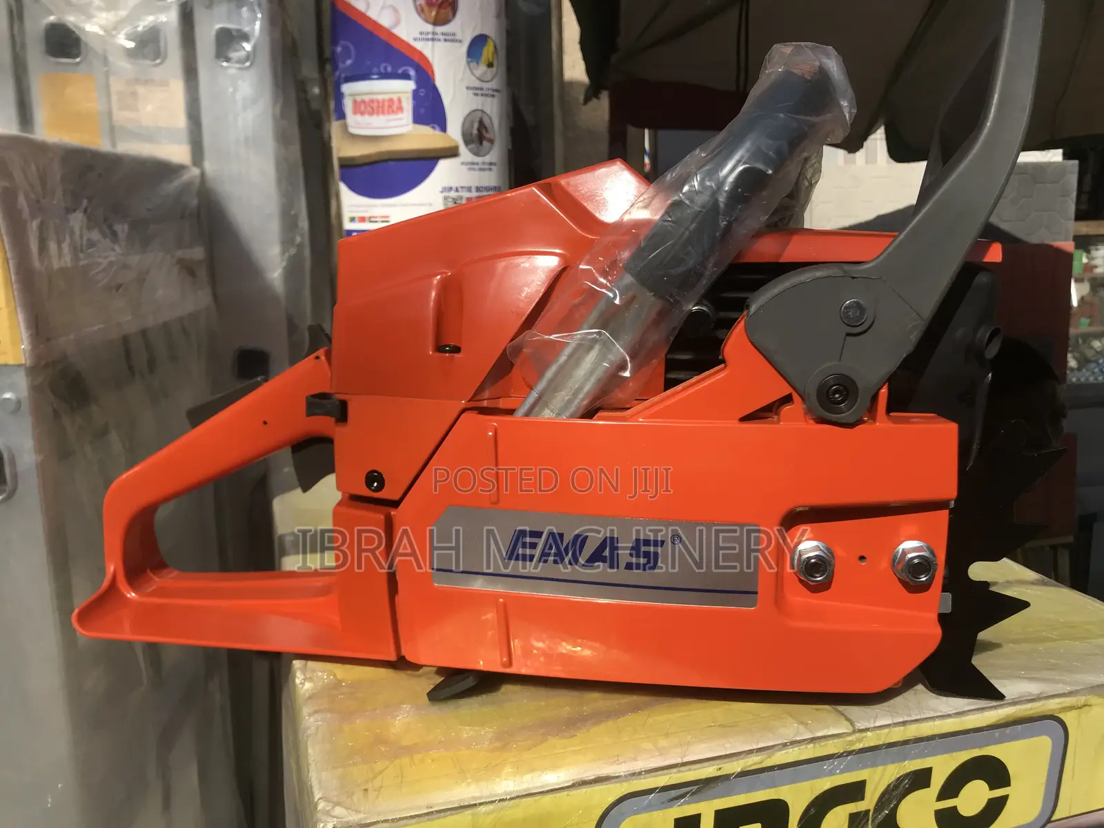 Emas Chainsaw 272