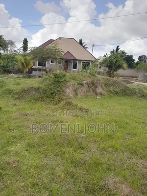 Eneo La Kibiashara Na Makazi Linauzwa Ml 12.5 Majohe Viwege.