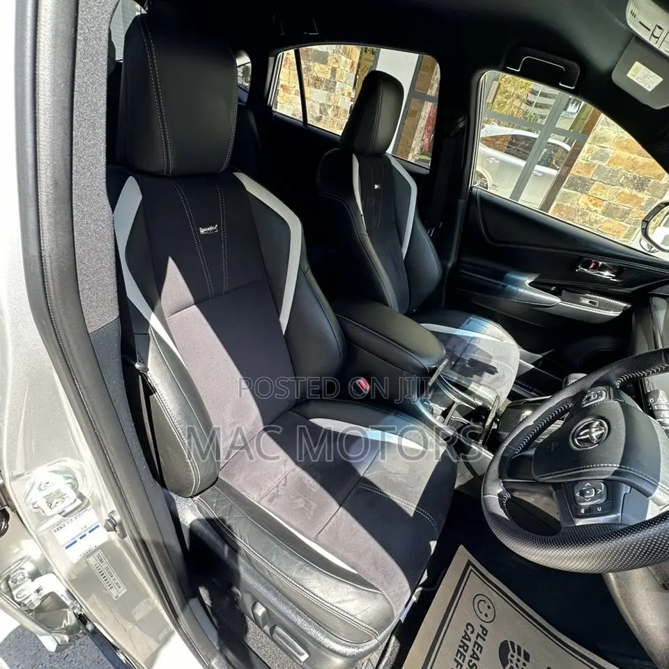 Toyota Harrier 2.0 2015 Silver