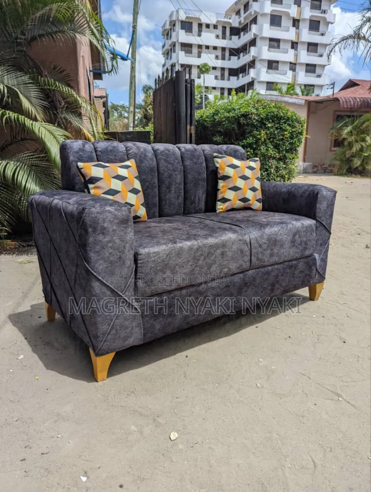 Sofa Ya Watu Wawili