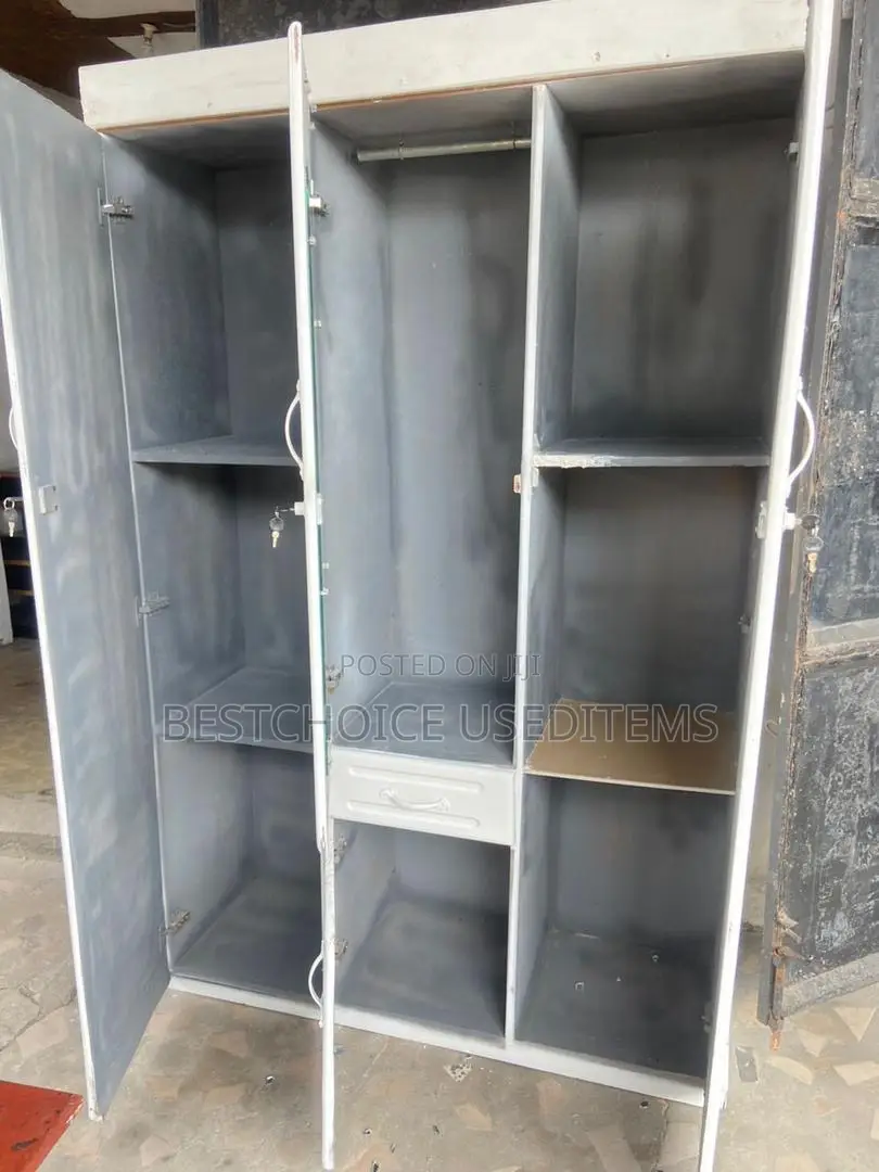 Kabati Milango Mitatu Bei Limetumika Miezi Miwili Tu