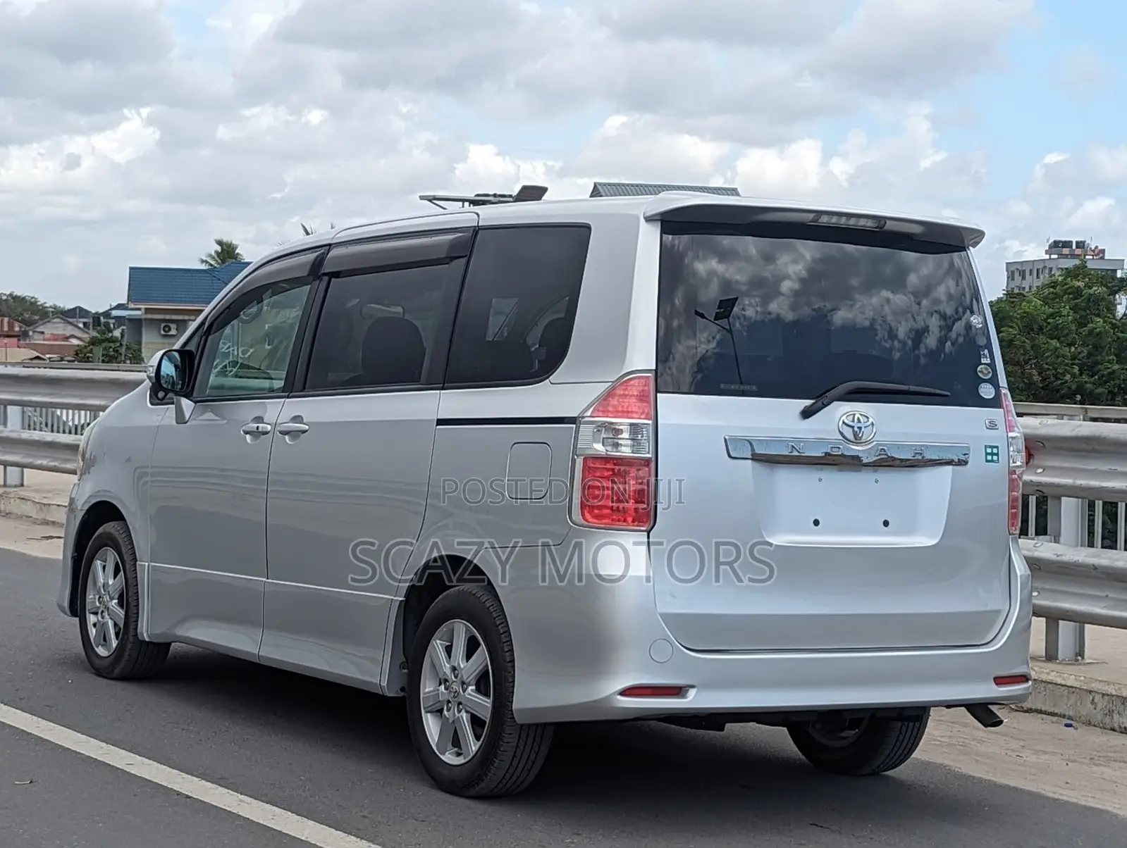 Toyota Noah 2007 Silver