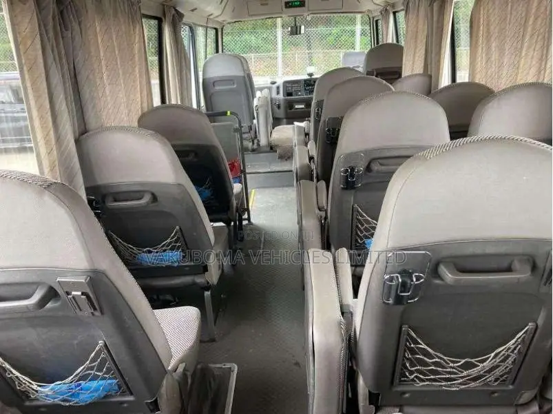 Mitsubishi Fuso Rosa 1996 White