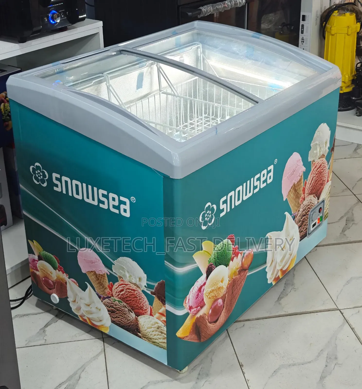 Snowsea Showcase Freezer 280L