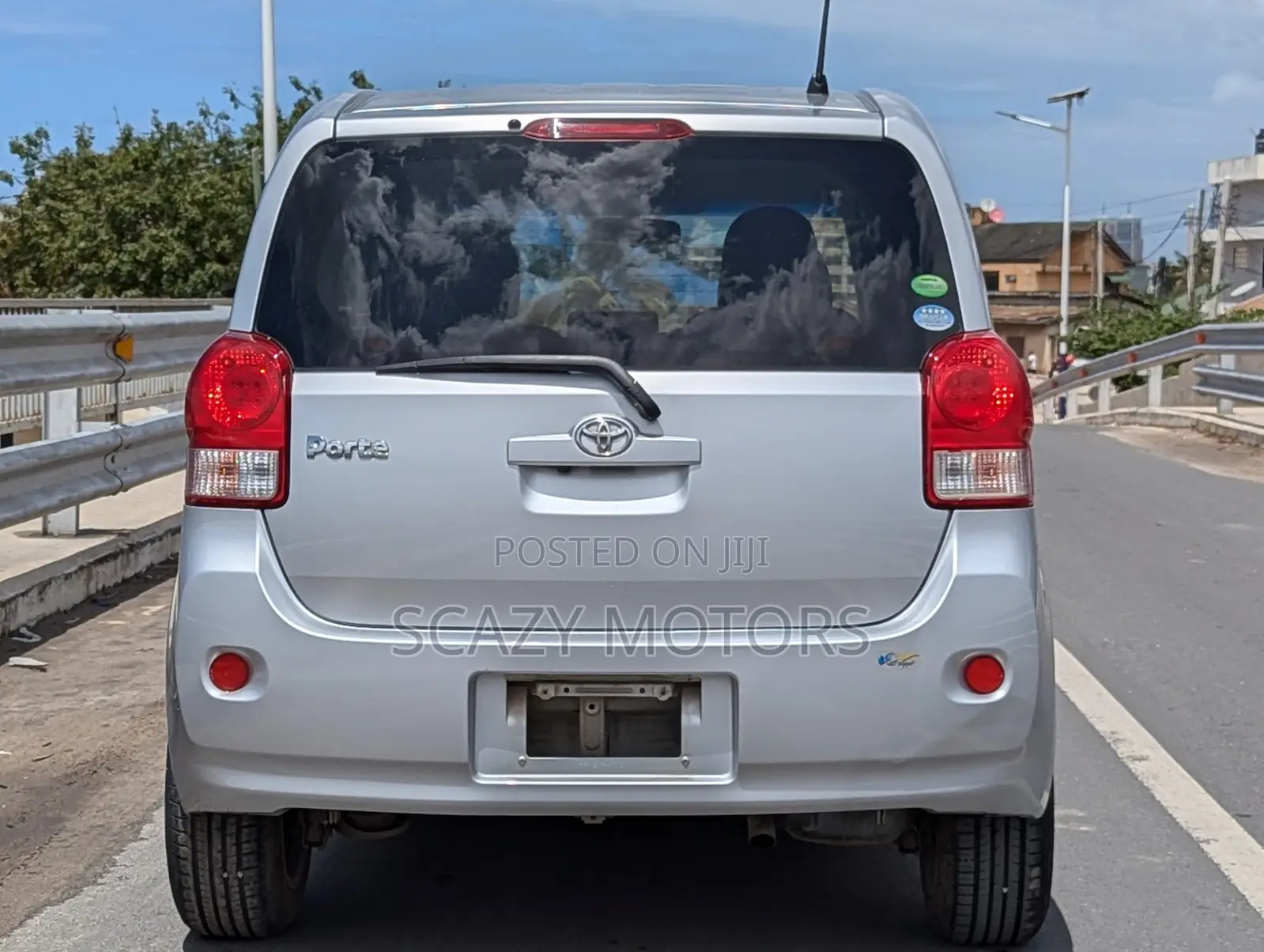 Toyota Porte 2014 Silver