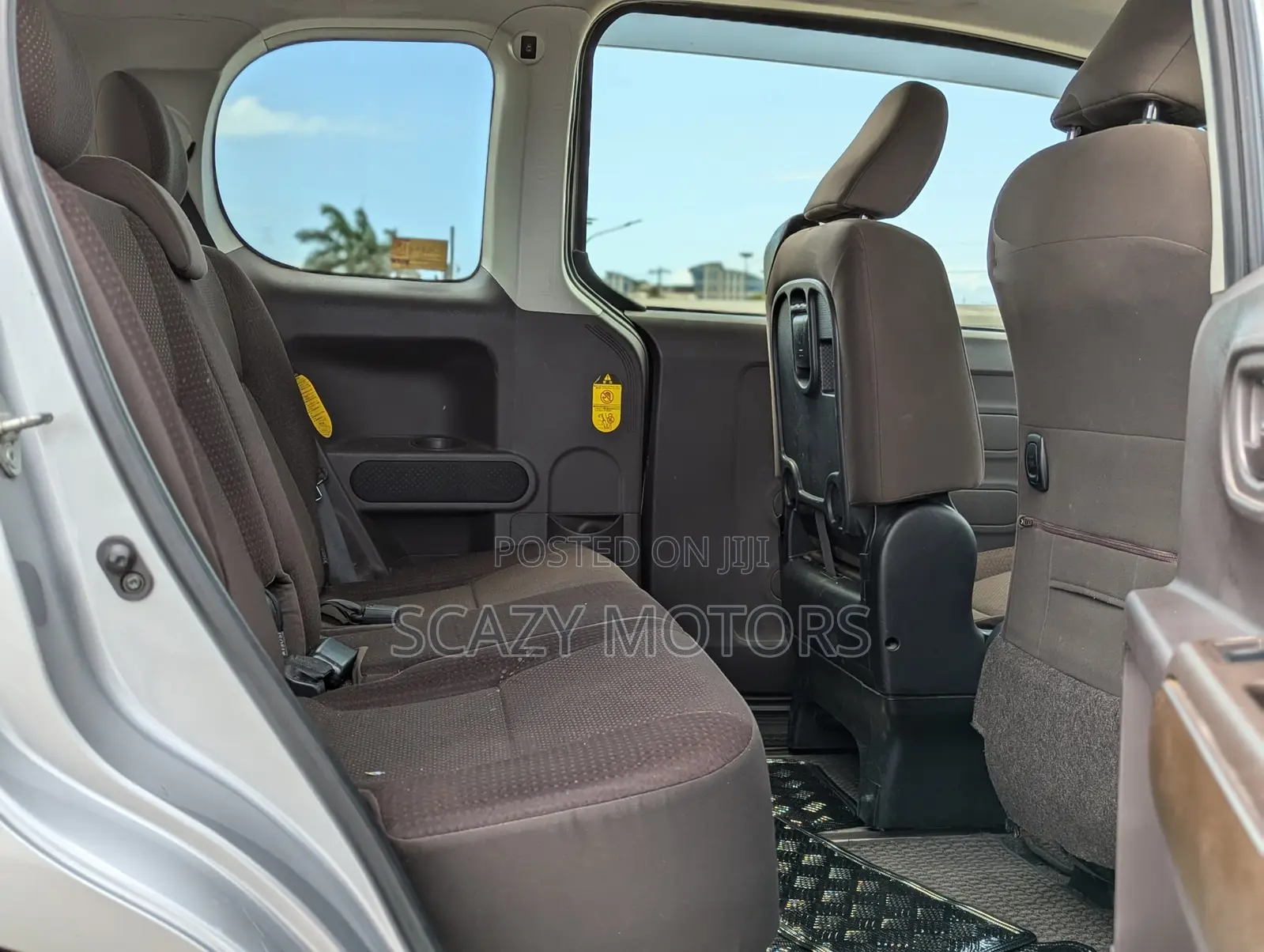 Toyota Porte 2014 Silver