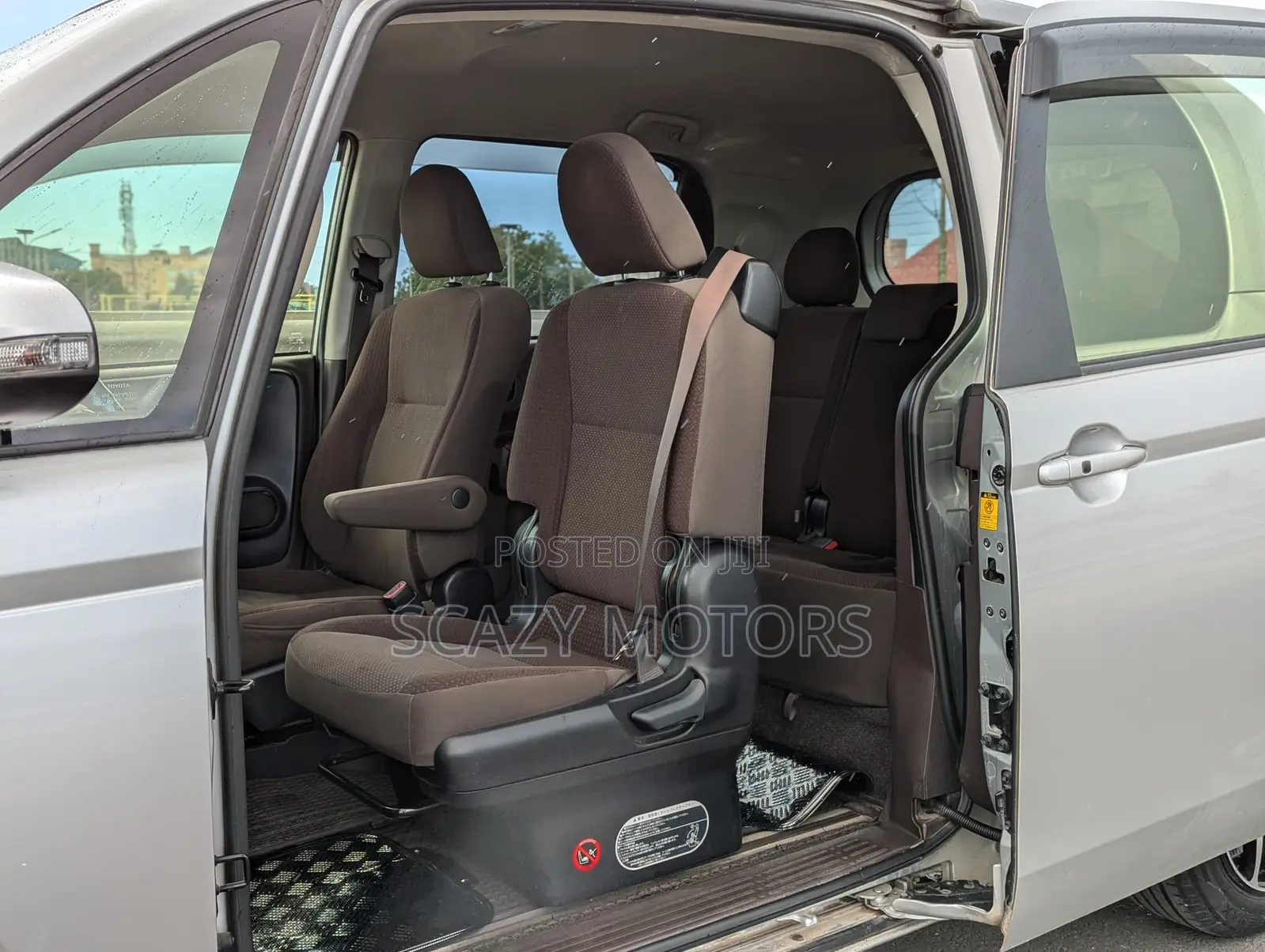 Toyota Porte 2014 Silver