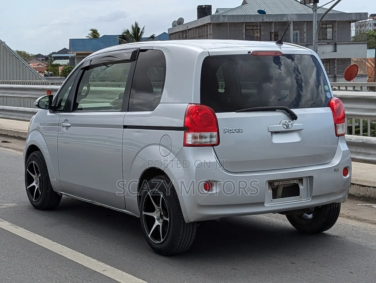 Toyota Porte 2014 Silver